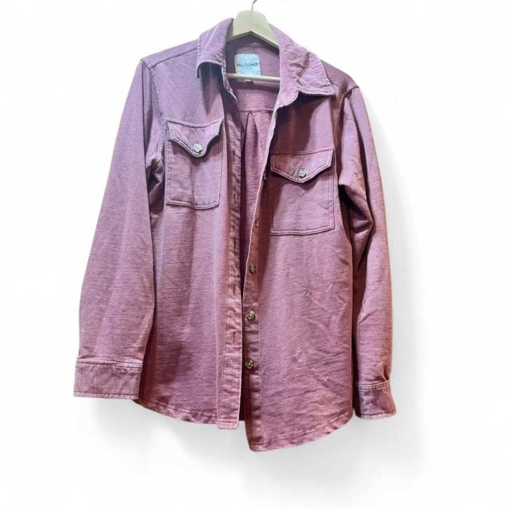 Wallflower Size Large Pink Button-Up Shirt